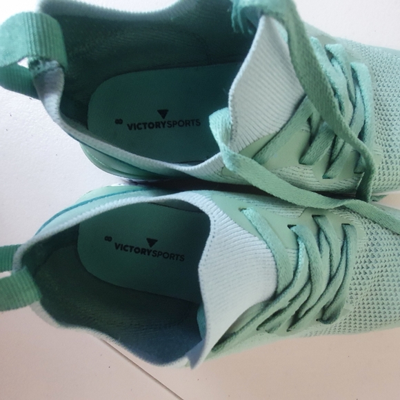 Victory Sports women's sneakers/runners sage green size 8 almost new - Picture 4 of 5